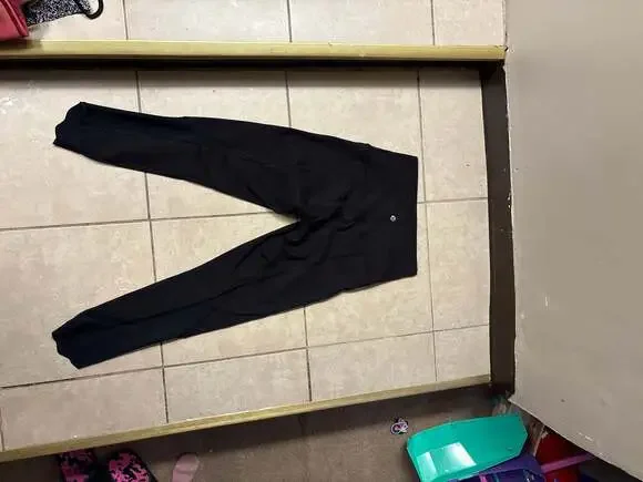 Lululemon Wunder Under High-Rise Crop 23" Scallop Full-On Luxtreme Leggings - Picture 2 of 2